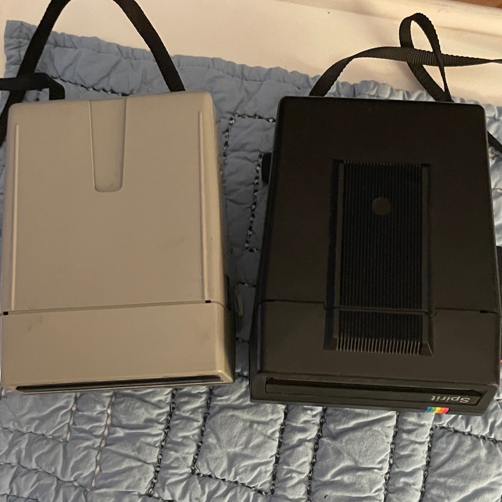 Polaroid The Button and Spirit Cameras - Gray and Black - Picture 11 of 11